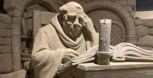 Ontdek de vaderlandse geschiedenis in zand! Bekijk de kunstwerken van top tot teen en ontdek steeds weer nieuwe details. Foto: 't Veluws Zansculpturenfestijn