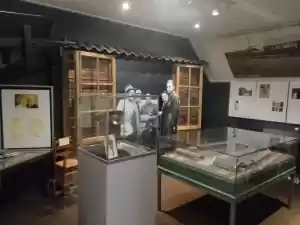 Kleinoden in de vitrine spreken van vervlogen tijden. Foto: Museum Kloosterhaar-Balderhaar