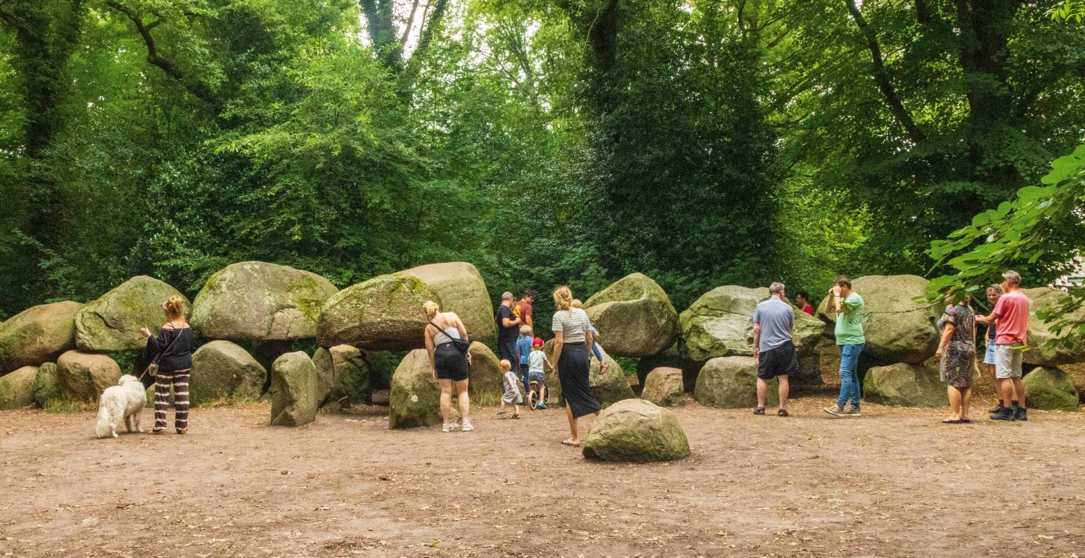 Als je aan Drenthe denkt, denk je aan hunebedden. Foto: Hunebedcentrum ©