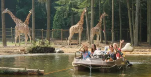 Weelderige dierenrijken in de Randstad Waterfietsen tussen de dieren in DierenPark Amersfoort. Foto: DierenPark Amersfoort.