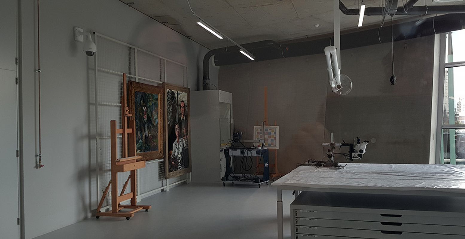 Eén van de werkruimtes in Het Depot. Nog leuker om doordeweeks te zien als hier de mensen achter de schermen van het museum aan het werk zijn. Foto: DagjeWeg.NL © Tonny van Oosten