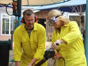 Schrootstrijd Teamwork op de werkplaats. Foto: De Spelerij.