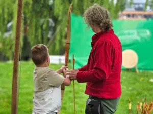 Middeleeuws Boogschieten Middeleeuws Boogschieten: Fotograaf: Kasteel Radboud
