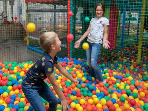 Speel ongestoord in de ballenbak. Foto: Family Entertainment Center De Belhamel