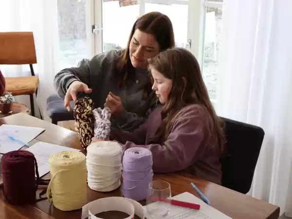 Workshop Tas Haken Moeder en dochter haakworkshop. Foto: Haken met Ies