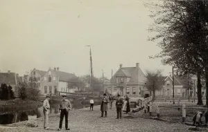 Ik zie, ik zie, wat jij niet ziet Foto: Drents Archief (Collectie Hoekstra)Foto geüpload door gebruiker.