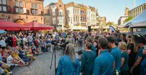 Eén en al gezelligheid tijdens Nijmegen Klinkt Gezelligheid tijdens Nijmegen Klinkt op de pleinen van de binnenstad. Foto: Nijmegen Klinkt