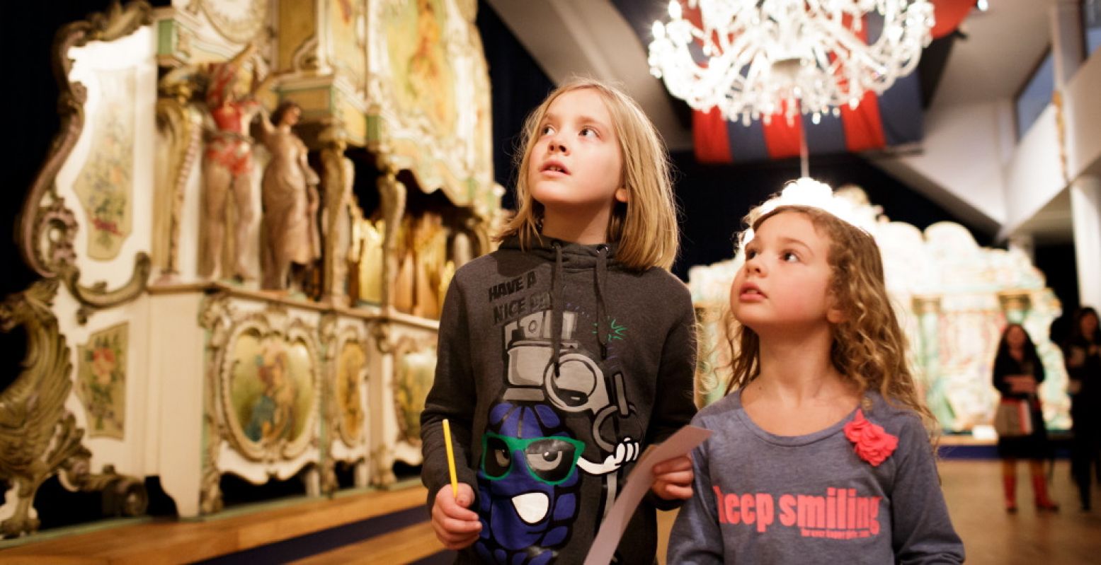 Kinderen kijken hun ogen uit in Museum Speelklok. Foto: Fred Ernst