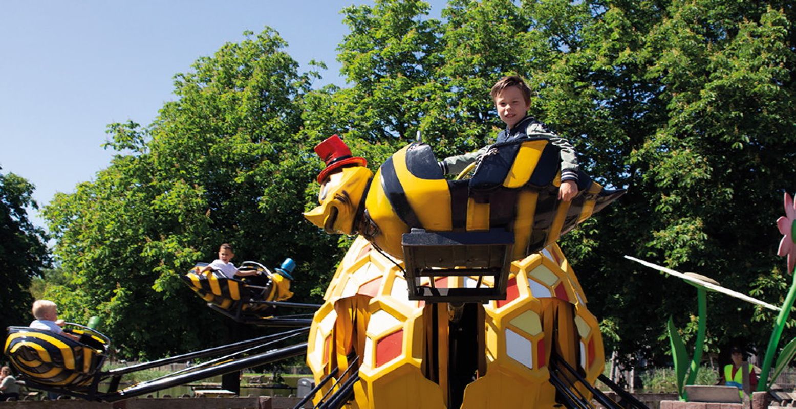 Rondjes draaien in de Bijenzweefmolen. Foto: DagjeWeg.NL, Grytsje Anna Pietersma