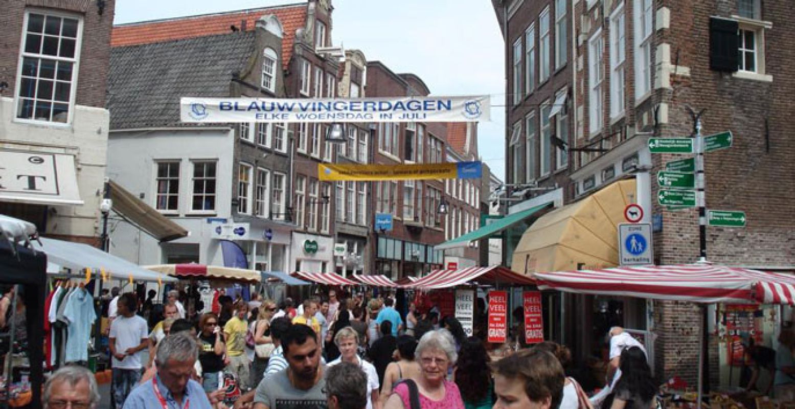 Gezelligheid ten top op de Blauwvingerdagen. Foto: Citycentrum Zwolle.