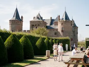 Het Muiderslot Muiderslot is een heerlijk dagje uit voor het hele gezin. Foto: Muiderslot