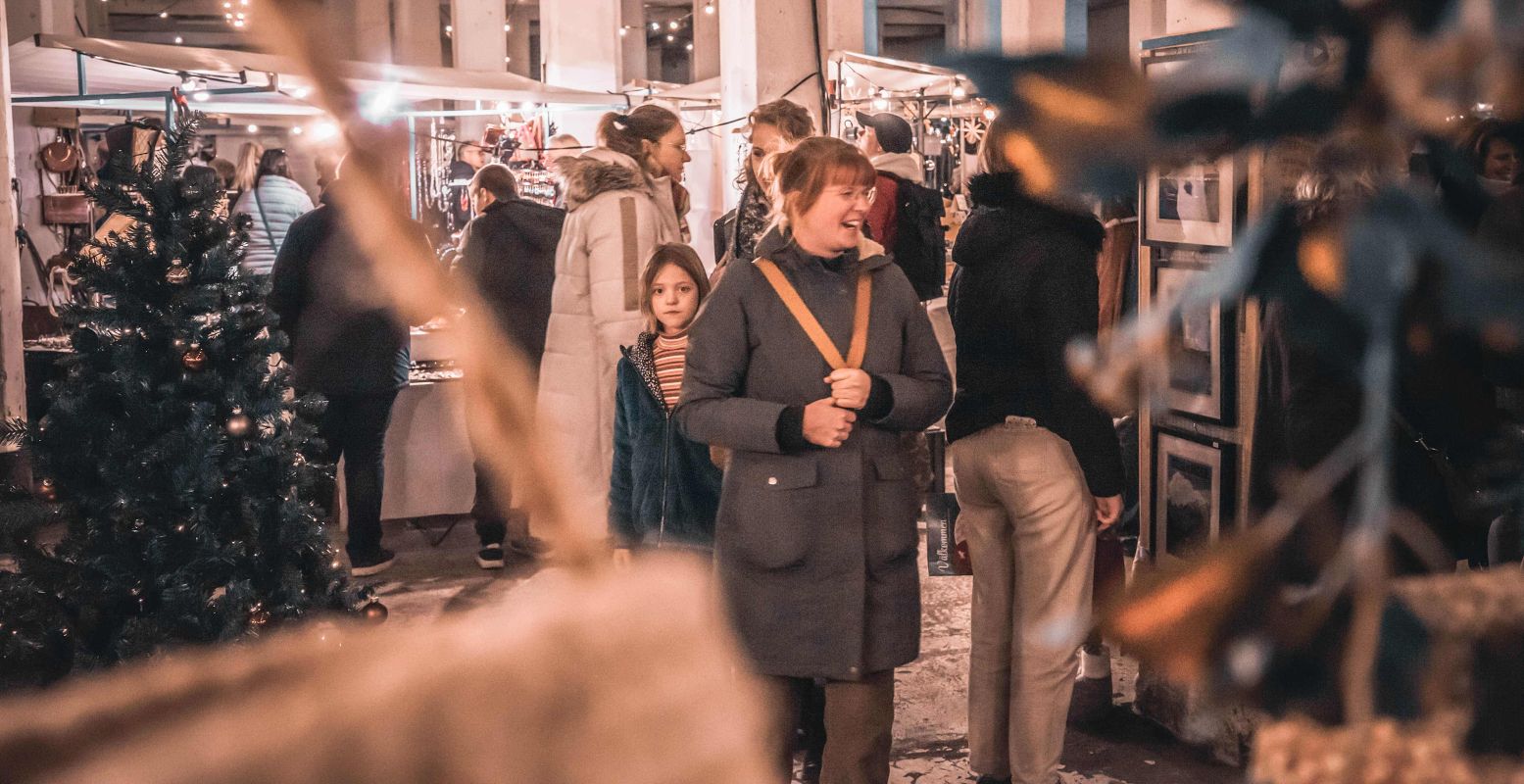 Op zoek naar aparte spullen en sfeer? Ga dan naar de Zweedse Kerstmarkt in de oude Suikerfabriek. Foto: Martijn Krul