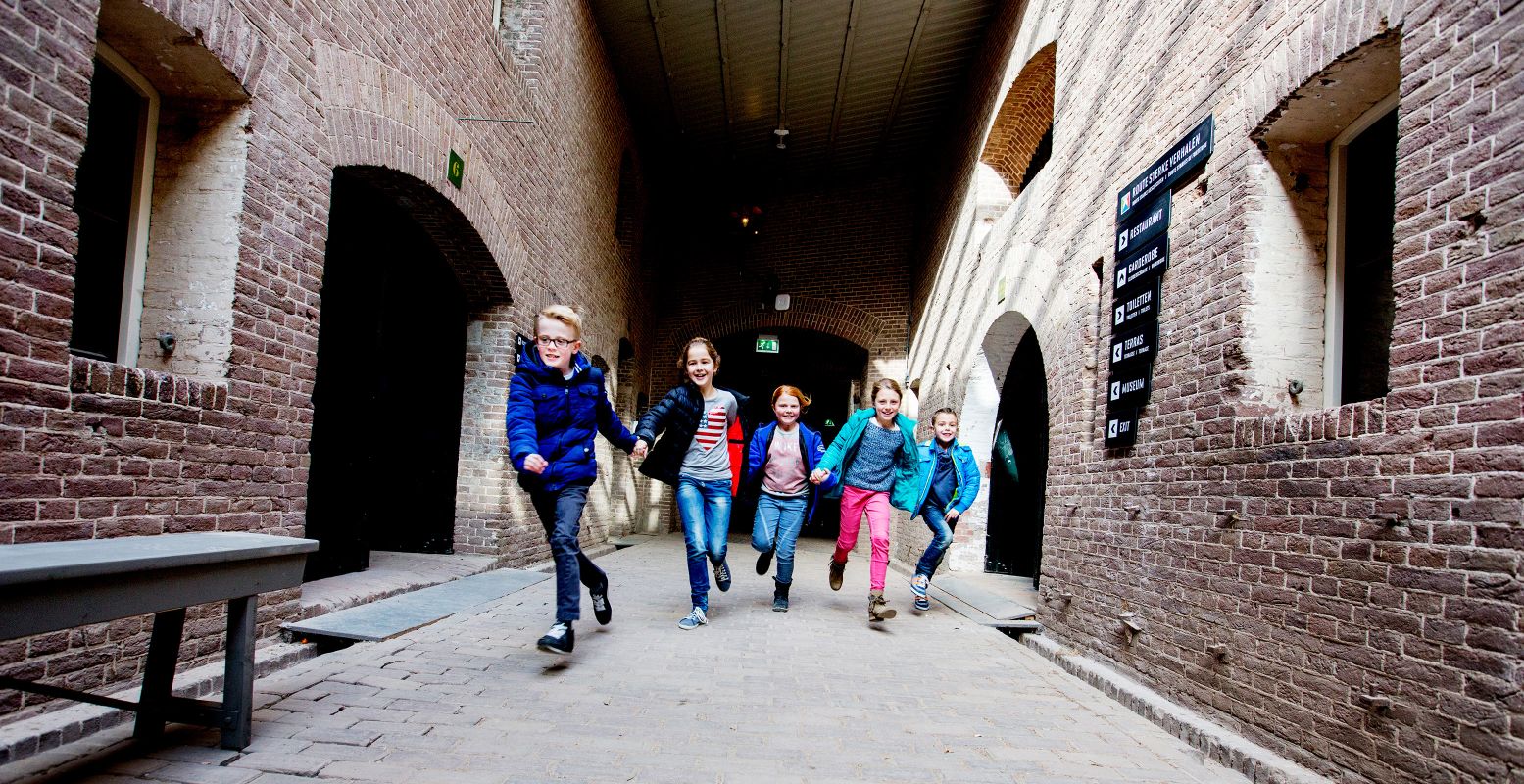 In Fort Pannerden is ook tijdens de start van het fortenseizoen van alles te doen voor jong en oud. Foto: Fort Pannerden © Duncan de Fey