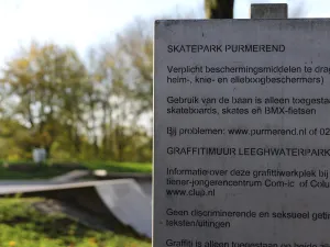 Skatepark De Gors ligt in het groene Leeghwaterpark. Foto: DagjeWeg.NL