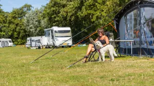 Vakantiepark en Camping De Agnietenberg Geniet bij De Agnietenberg van een vakantie met de hond. Foto: © Molecaten