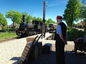 Een nostalgisch dagje uit. Foto: Museumstoomtram Hoorn-Medemblik.