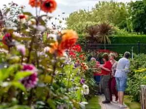 Prijsvraag: Win 2 tickets voor Bloemenpark Appeltern!