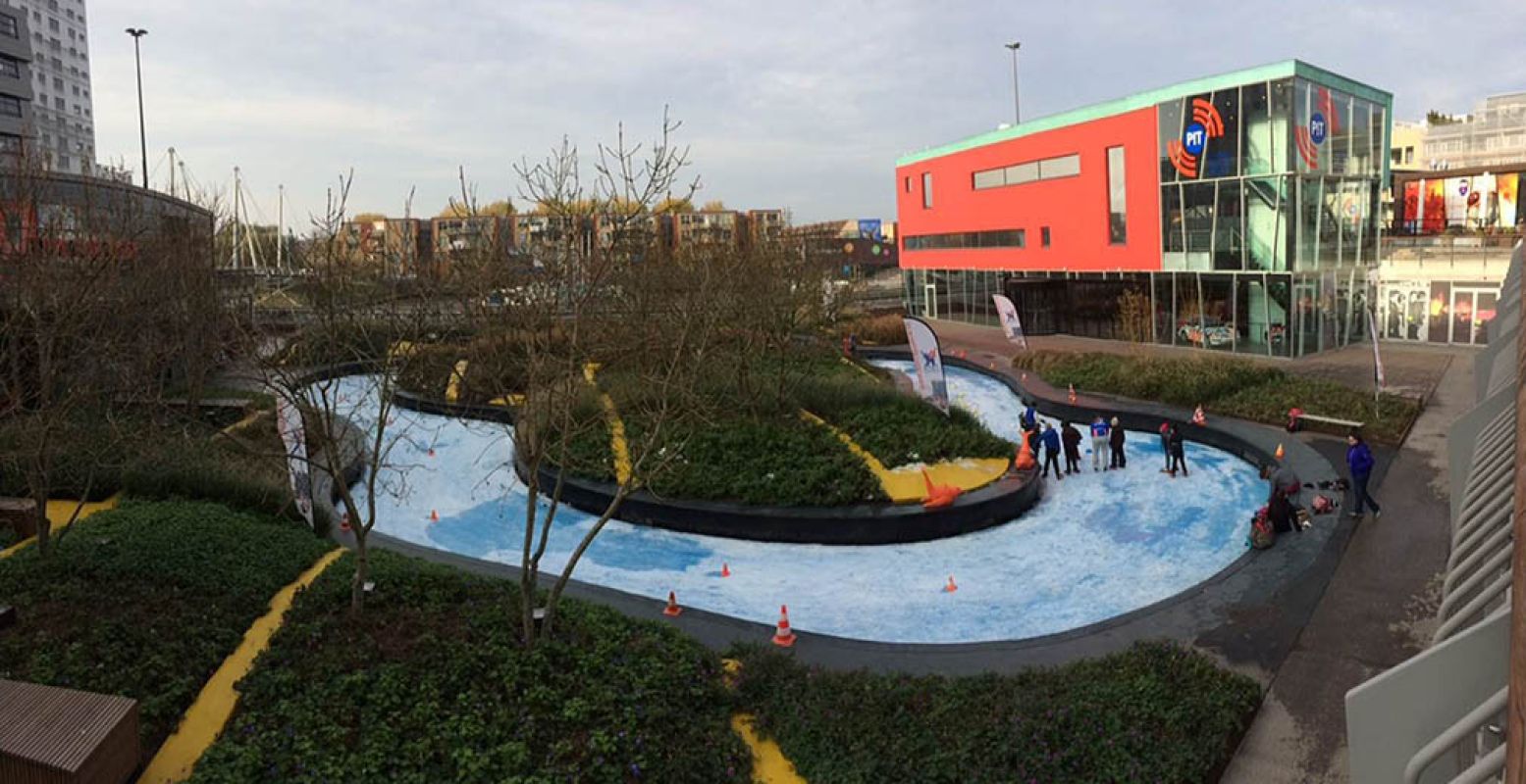 Vergeet je schaatsen niet! Schaats op de schaatsbaan en geniet van snert en warme chocolademelk. Foto: Veiligheidsmuseum PIT.