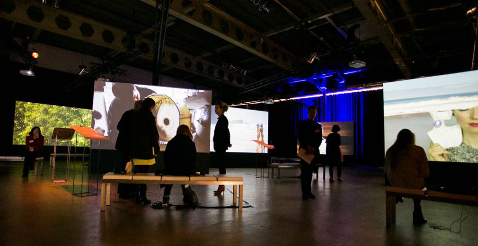 Projections toont films op grote schermen. Foto: Geert Broertjes, Art Rotterdam 2016