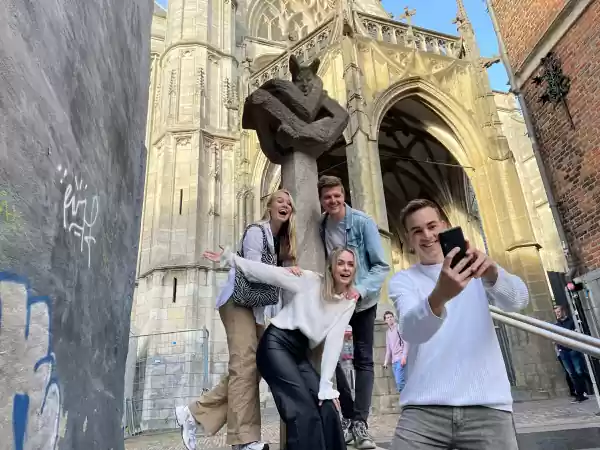 Puzzelen met echte stadsdelen. Foto: The City Escape © Rowen RnB Visuals Puzzelen met echte stadsdelen. Foto: The City Escape © Rowen RnB Visuals