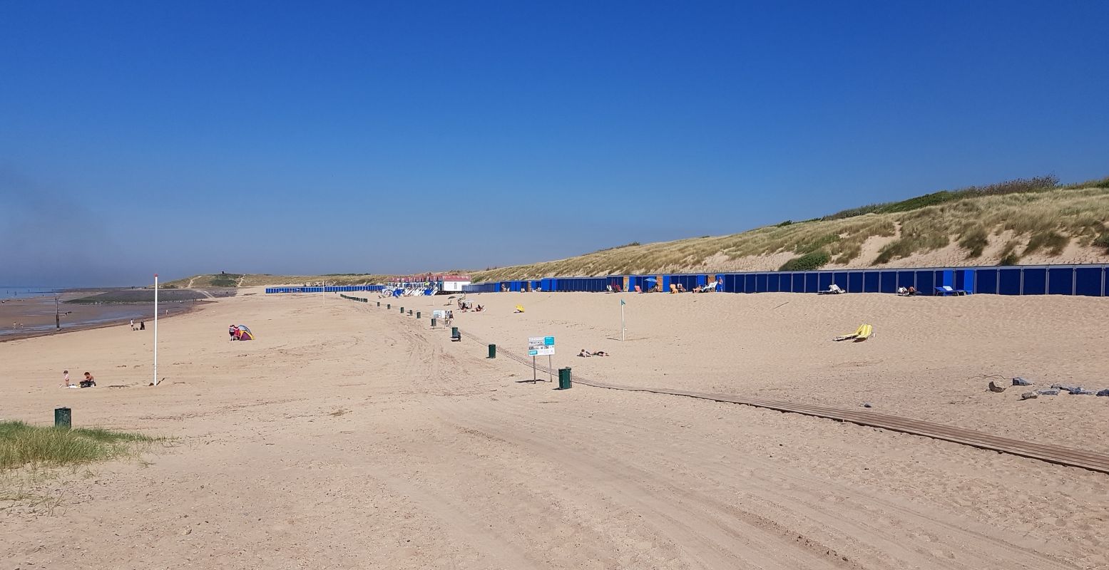 Het Nollestrand, met achter de duinen het Nollebos en achter de fotograaf de dijk naar het windorgel en de boulevard van Vlissingen. Foto: Henk Arendse