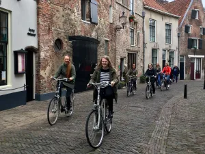 Gezellig erop uit met een hele groep. Foto: FietStoer Deventer