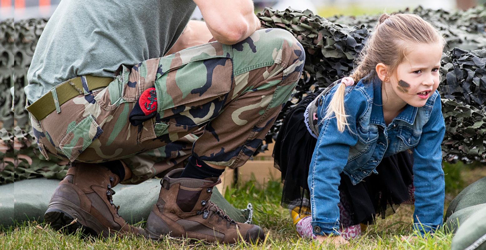 Doe de hindernisbaan in het Mariniersdorp. Foto: Ministerie van Defensie