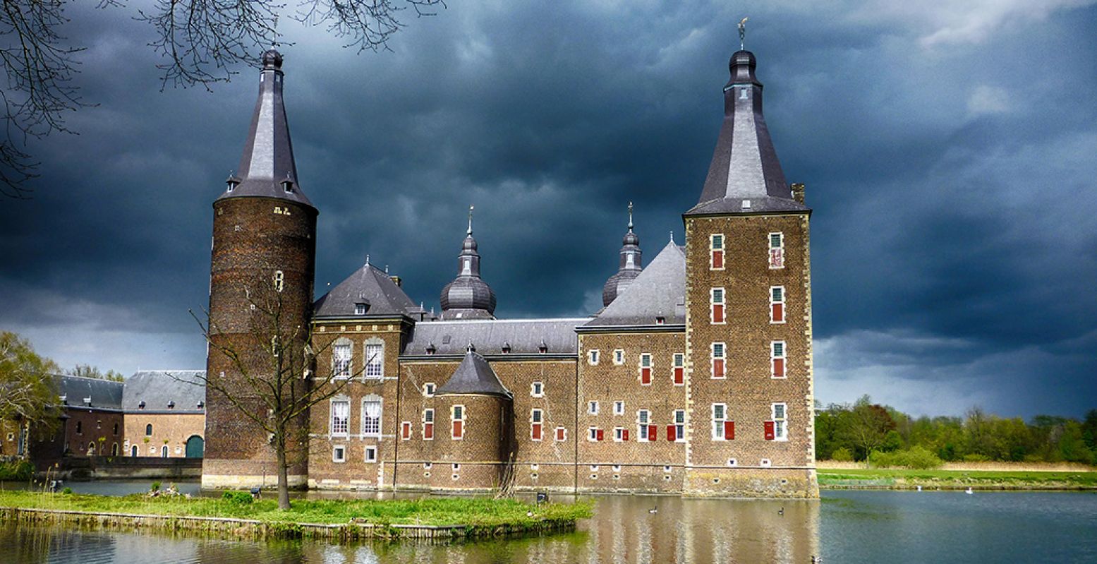 Kasteel Hoensbroek is een prachtig kasteel om in rond te dwalen. Maar wist je al dat dit ook online kan? Foto: Kasteel Hoensbroek © Axel Steen