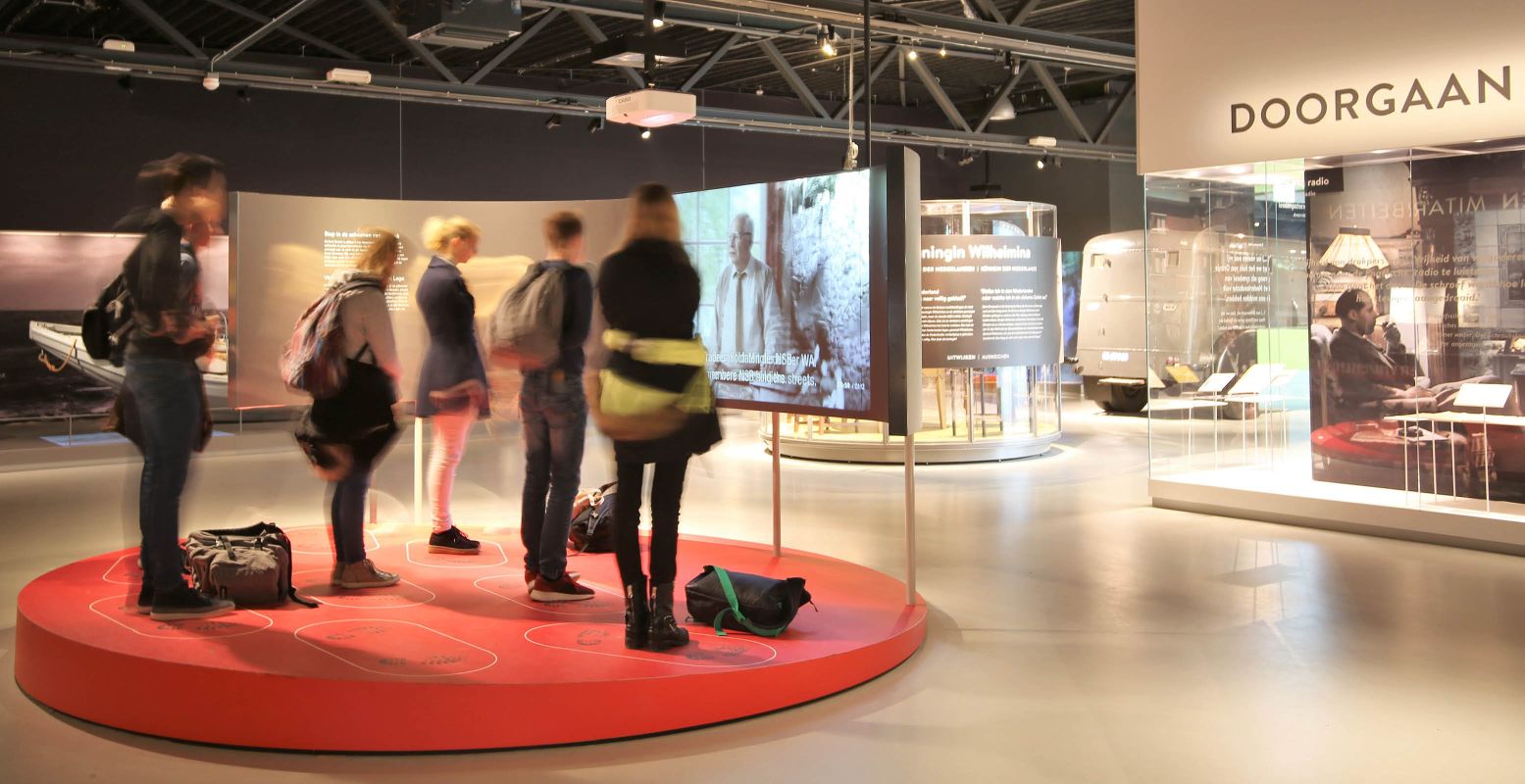 Speel interactieve spellen in het grootste oorlogsmuseum van Nederland. Foto: Oorlogsmuseum Overloon © Jacques Hendrix