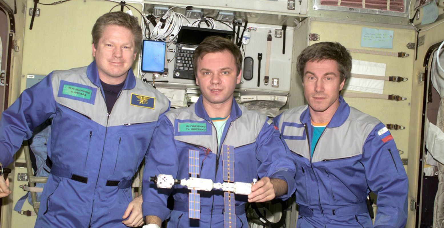 William Shepherd, Joeri Gidzenko en Sergej Krikaljov waren op 2 november 2000 de eerste astronauten aan boord van het internationale ruimtestation ISS. Foto: NASA