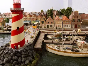 Typisch Nederlandse kustdorpjes in miniatuur. Foto: Miniworld Rotterdam