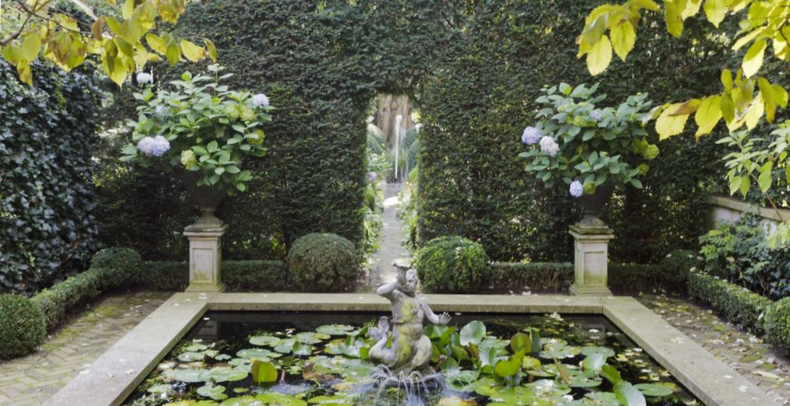 Neem een kijkje in fraaie Utrechtse stadstuinen, zoals de tuin van Zuylenspiegel. Foto: Open Tuinendag Utrecht