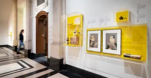 Misleiding in Museum De Lakenhal Wel heel knap nagemaakt, deze portretten van Japanse acteurs. Foto: Museum De Lakenhal © Taco van der Eb