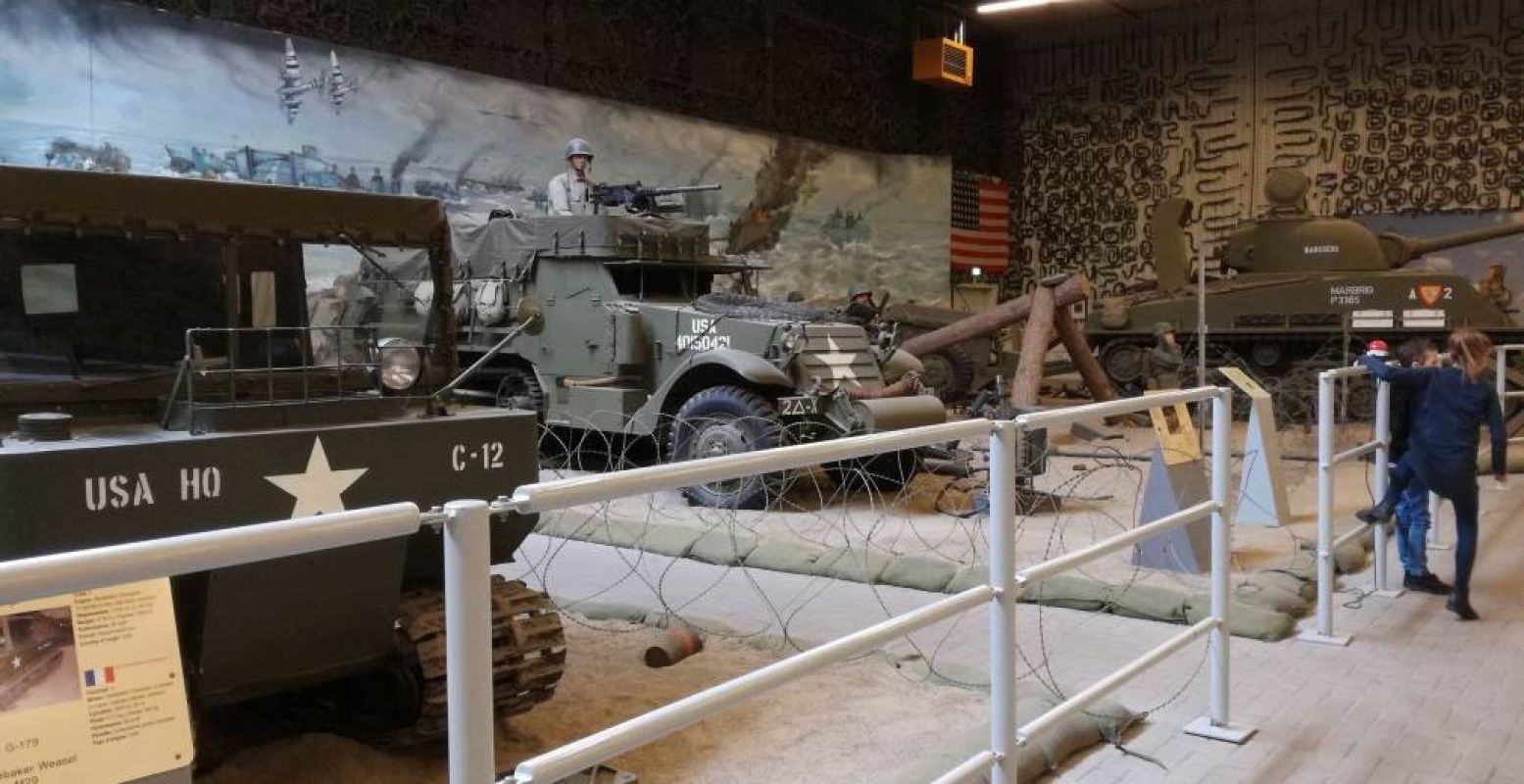 In Oorlogsmuseum Overloon vind je een gigantische collectie oorlogsvoertuigen. Foto: DagjeWeg.NL.