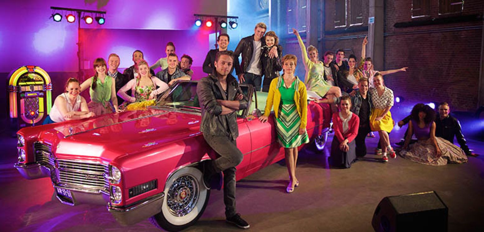 De cast van de musical Grease. Fotograaf: Roy Beusker en Annemieke van der Togt.