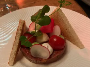 Geniet van de lekkerste gerechten tijdens de lunch. Foto: 7evenden Hemel