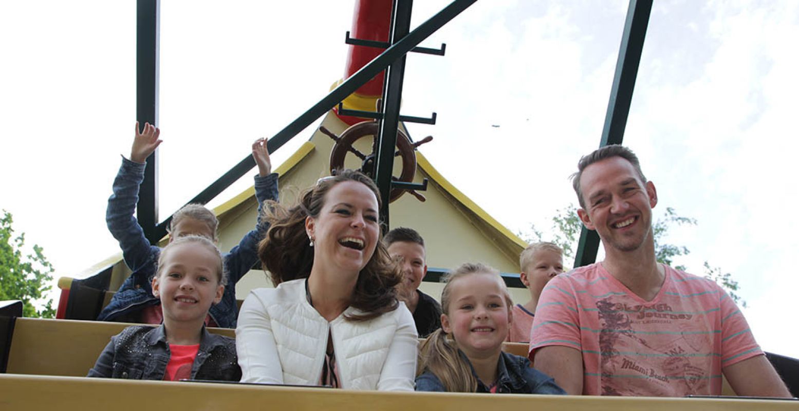 Een geliefd dagje uit: met z'n allen een dagje naar Attractiepark Drouwenerzand! Foto: Attractiepark Drouwenerzand.