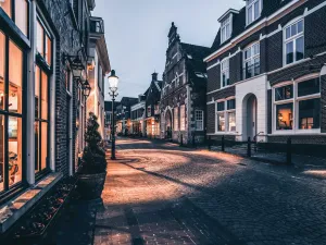 De Marktstraat met rechts het Cremershuis. Foto: © Vincent Croce