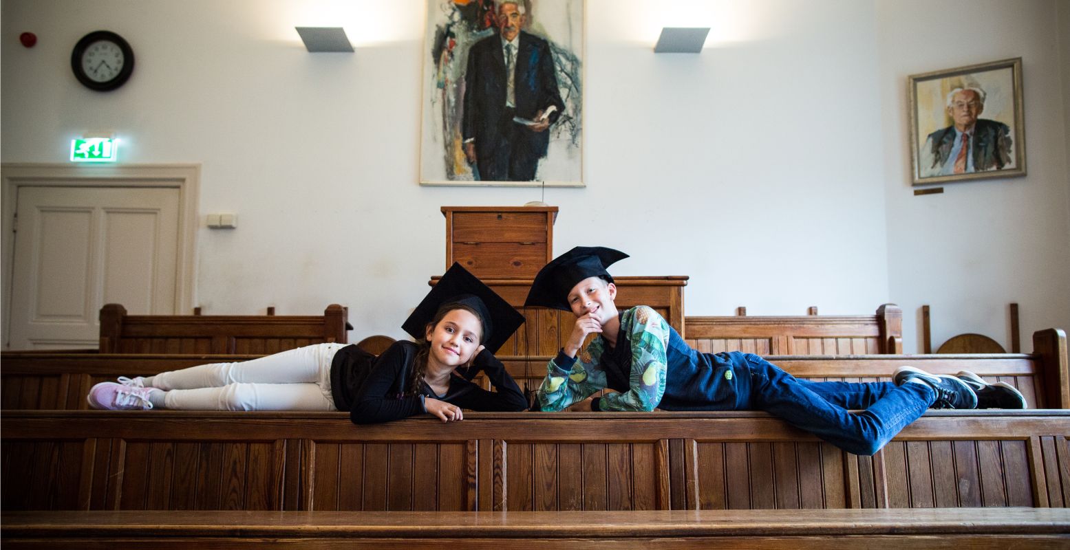 Kinderen worden echte studenten op de MuseumJeugdUniversiteit! Foto: MuseumJeugdUniversiteit © Martine Goulmy