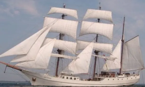 Zeil binnen in Harlingen