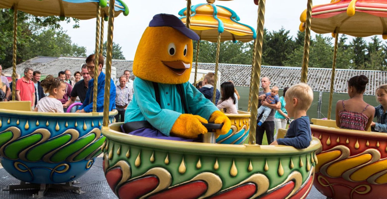 Stap in de theekopjes bij BillyBird Park Hemelrijk. Foto: BillyBird Hemelrijk