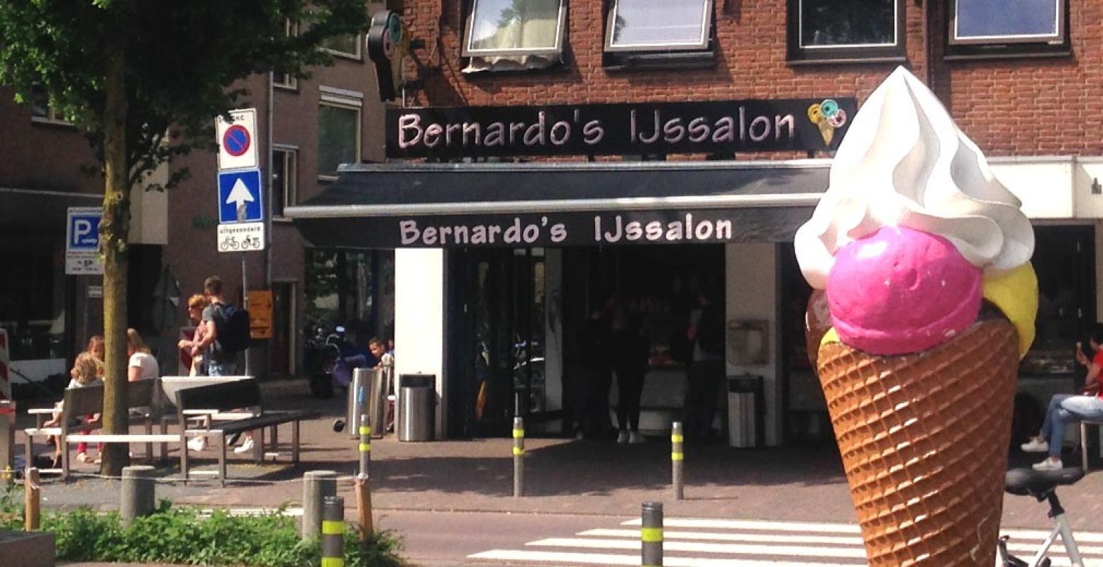 Bernardo's IJssalon is niet te missen in Ede. Foto: Redactie DagjeWeg.NL