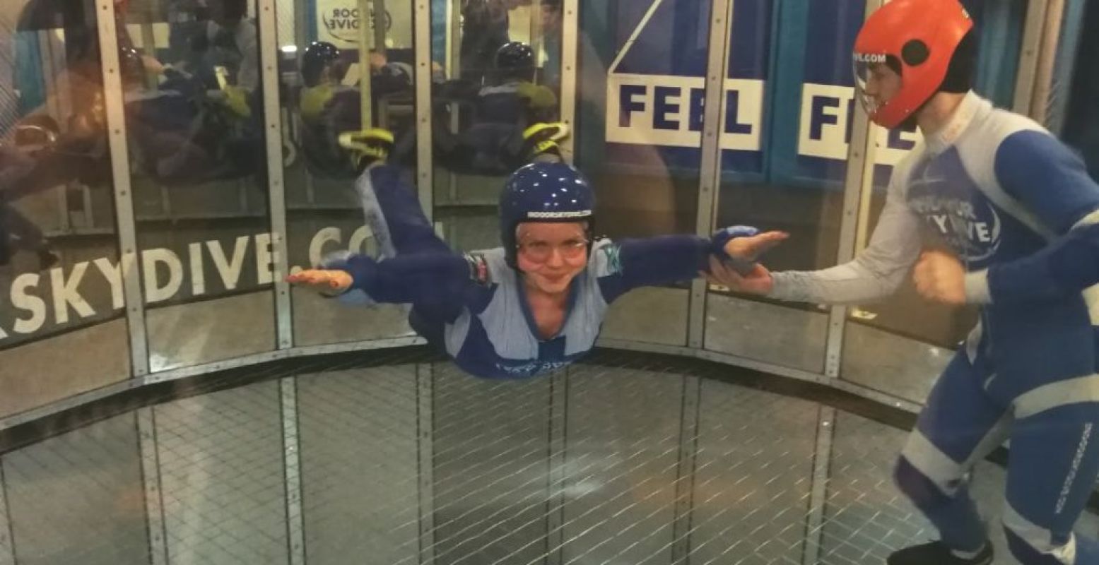 Spannende vliegsessies in de windtunnel van Indoor Skydive Roosendaal. Foto: DagjeWeg.NL