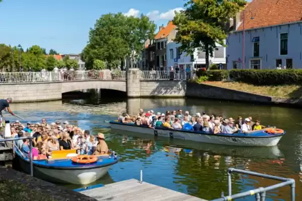 Historisch Middelburg vanaf het water Foto ge&uuml;pload door gebruiker Waterlinie Evenement