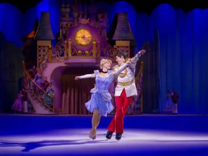 Disney On Ice presenteert Into The Magic Raak betoverd door de prachtige performances. Foto: © Disney