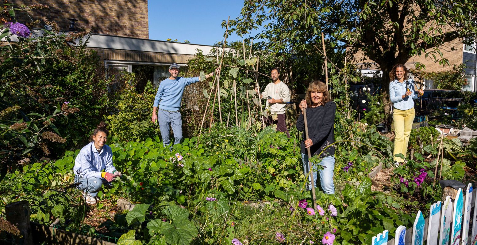 Samen het groen van de stad verkennen. Foto: Natuur en Milieu © Samen het groen van de stad verkennen. Foto: Natuur en Milieu ©
