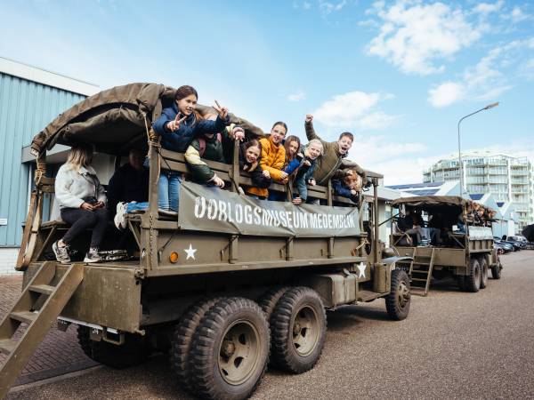 Stap maar in! Foto: Oorlogsmuseum Medemblik