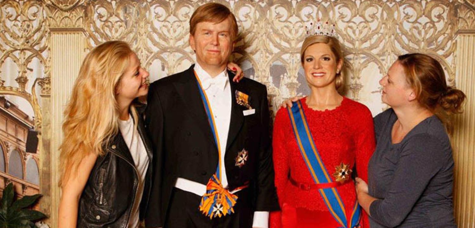 Op de foto met de Koning en Koningin! Vanaf 2 mei kun je met superhelden op de foto bij Madame Tussauds. Foto: Madame Tussauds.