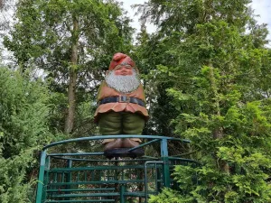 Treed binnen in een wereld vol kabouters. Foto: DagjeWeg.NL