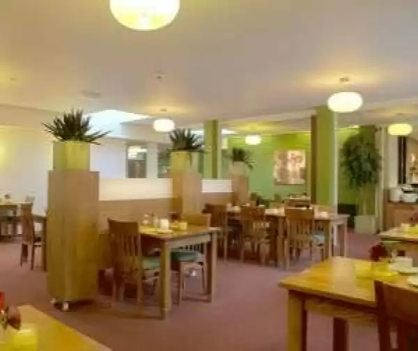 De eetzaal van Hotel Ruimzicht De eetzaal van Hotel Ruimzicht